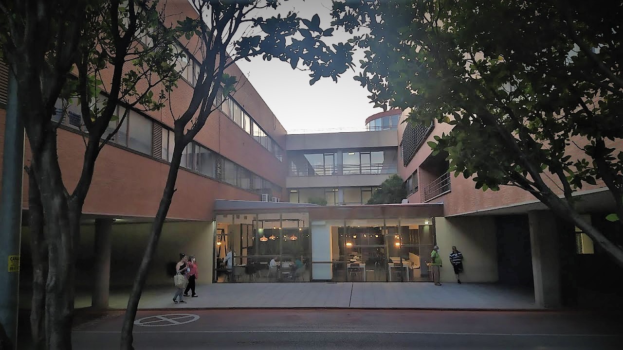 La cafetería del Hospital es de los poquísimos locales de hostelería que pueden abrir actualmente en Guadalajara. (Foto: La Crónic@)