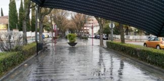 Paraguas, lluvia e incluso sol en el que debería haber sido el fin de semana de las Ferias de Guadalajara en 2020. (Foto: La Crónic@)