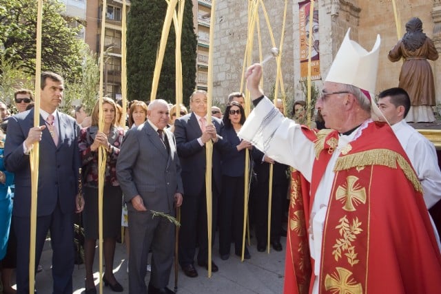 Políticos locales en otra celebración católica en Guadalajara: el Domingo de Ramos.