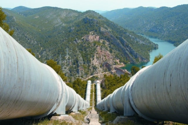 Tuberías de salida del Trasvase Tajo-Segura, en Bolarque.