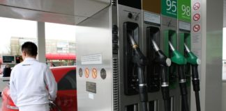 Gasolinera, en imagen de archivo. Los precios del combustible se han disparado en los últimos meses.
