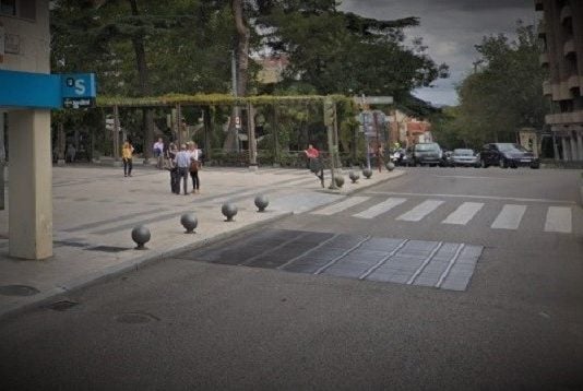 Un vecino de Guadalajara, en batalla permanente contra el ruido bajo su casa Esta es la rejilla de la discordia y de la tortura para el vecino que denuncia estas molestias, constantes desde hace décadas. (Foto: La Crónic@)