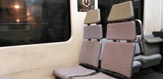 Interior de un vagón de Cercanías. (Foto: La Crónic@)