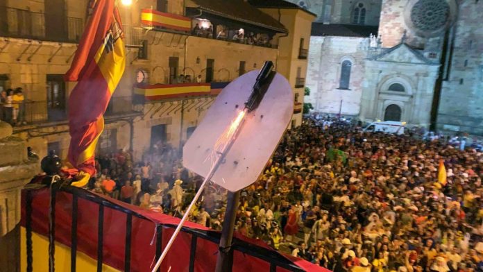 Chupinazo en las anteriores fiestas de Sigüenza. Las próximas serán las de 2021.