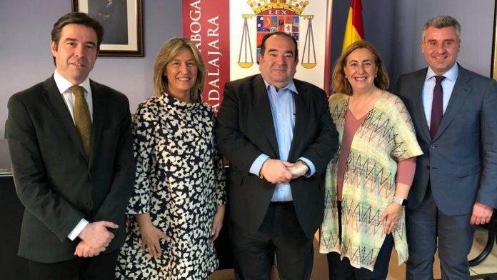 El decano del Colegio de Abogados de Guadalajara se reúne con los candidatos del PP