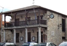 Fachada del Ayuntamiento de Torija. (Foto: La Crónic@)