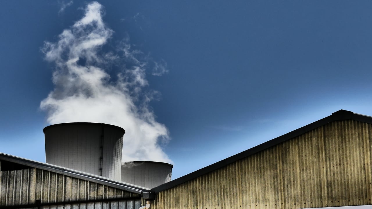 Torres de refrigeración de la central nuclear de Trillo. (Foto: La Crónic@)