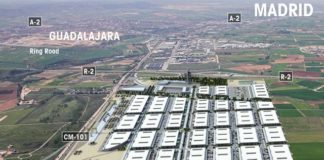 Herido un trabajador al resbalar en lo alto de una nave, salvado por el arnés de protección