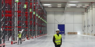 Trabajadores en una nave de logística de Guadalajara. (Foto: La Crónic@)