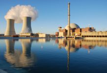 Las torres de refrigeración de la central nuclear de Trillo vuelven a dejar ver sus penachos de vapor de agua.