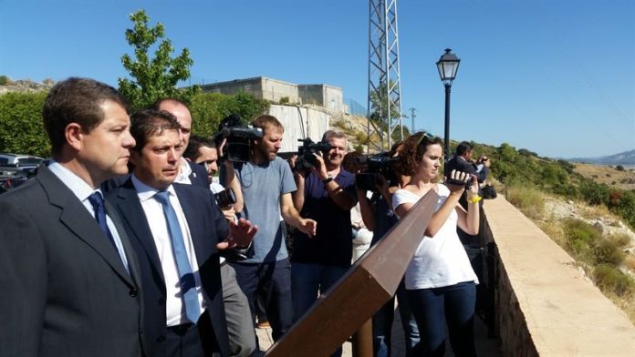 La defensa del Tajo lleva a Torrecilla a acompañar a Page hasta Bruselas este martes