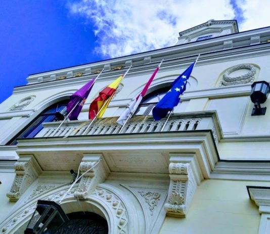 Fachada de la Diputación de Guadalajara. (Foto: La Crónic@)