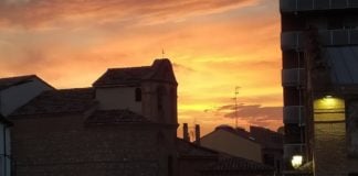 El calor de todo el día se nota incluso en la intensidad de los atardeceres. (Foto: La Crónic@)