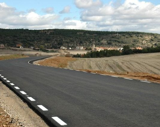 Una carretera de la Diputación en la provincia de Guadalajara.