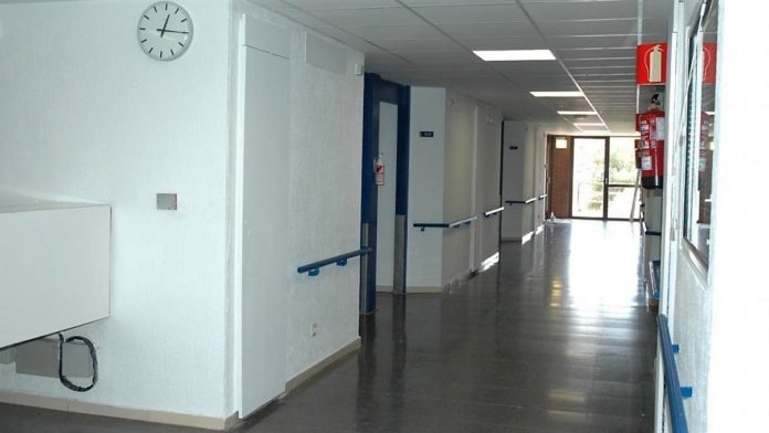 Más personal del SESCAM tendrá derecho a días extras de vacaciones según se haga más veterano Una de las plantas del Hospital de Guadalajara.