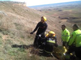 Imagen de archivo del rescate de un parapentista en La Muela en el año 2020, justo antes de la pandemia.