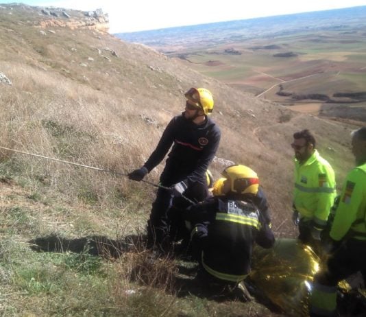 Imagen de archivo del rescate de un parapentista en La Muela en el año 2020, justo antes de la pandemia.