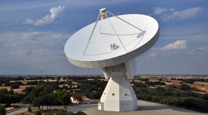 El eclipse en Castilla-La Mancha: lugares idóneos y propuestas curiosas Una de las antenas del Observatorio de Yebes.