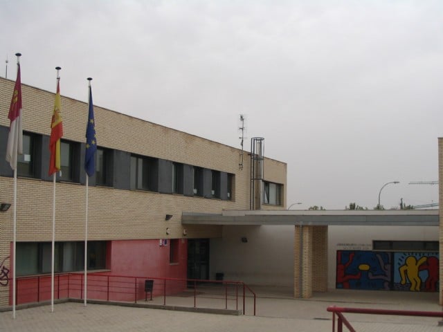 Exterior del instituto "Aguas Vivas", de Guadalajara.