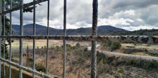 Alrededores de Entrepeñas, desde una gasolinera abandonada tras la caída del turismo en la zona. (Foto: La Crónic@)