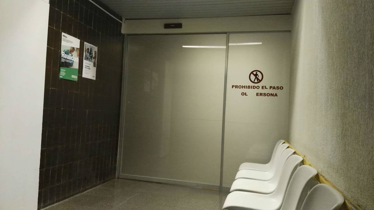 Acceso al paritorio del Hospital de Guadalajara. (Foto: La Crónic@)