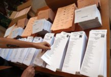 Este lunes se acaba el misterio de las listas electorales Papeletas con las candidaturas de unas anteriores elecciones.