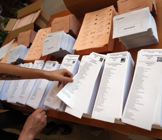 Este lunes se acaba el misterio de las listas electorales Papeletas con las candidaturas de unas anteriores elecciones.