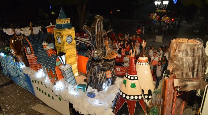 Esta tarde, en Azuqueca, podrás ver un gran Desfile de Carrozas Desfile de Carrozas de Azuqueca de Henares.