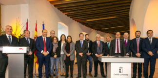 Firma del Pacto contra la Despoblación, en Brihuega, el 28 de febrero de 2020.