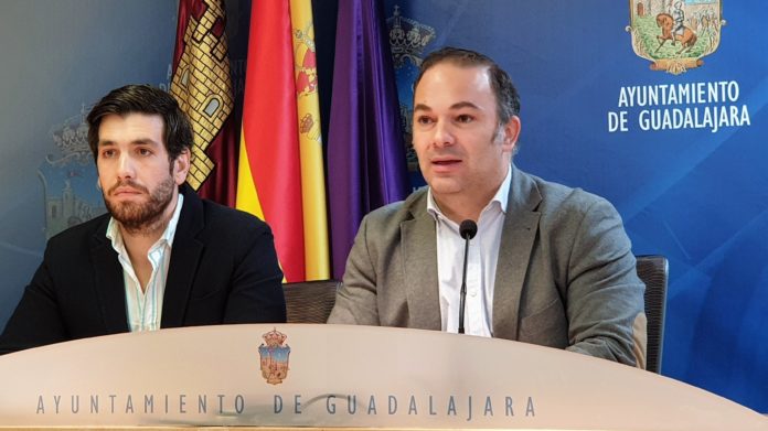 Jaime Carnicero y José Luis Alguacil han presentado las enmiendas del PP a los presupuestos de Guadalajara para 2020.