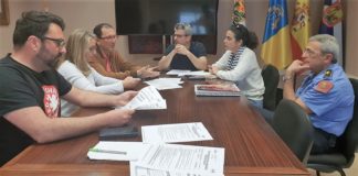 Reunión en el Ayuntamiento de Puerto de la Cruz para decidir la suspensión de los actos del Carnaval.