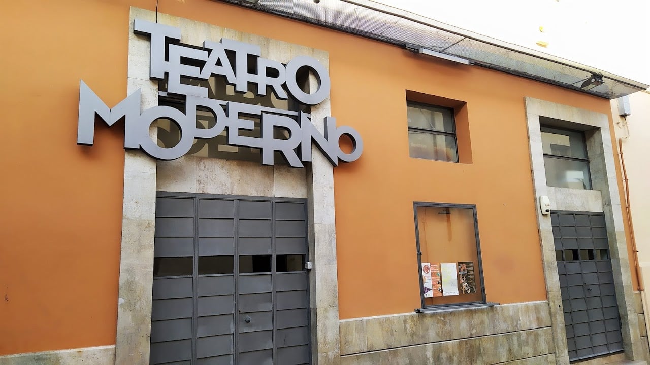 Fachada del Teatro Moderno. (Foto: La Crónic@)