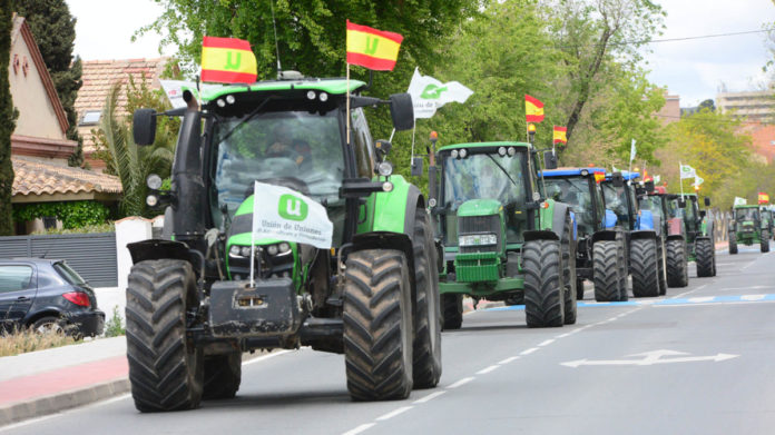 Tractores en una manifestación de protesta de agricultores.
