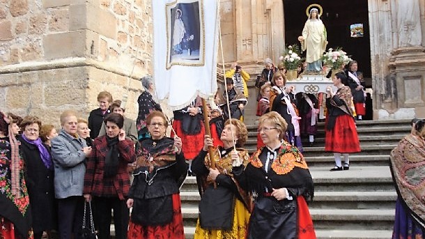 Santa Águeda se celebra también con brillantez y respeto a la tradición en Jadraque.