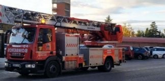 Camión de bomberos de Guadalajara, atendiendo una emergencia.