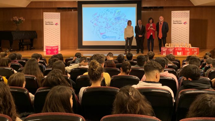 Lleno en el salón de actos del Centro Ibercaja de Guadalajara.