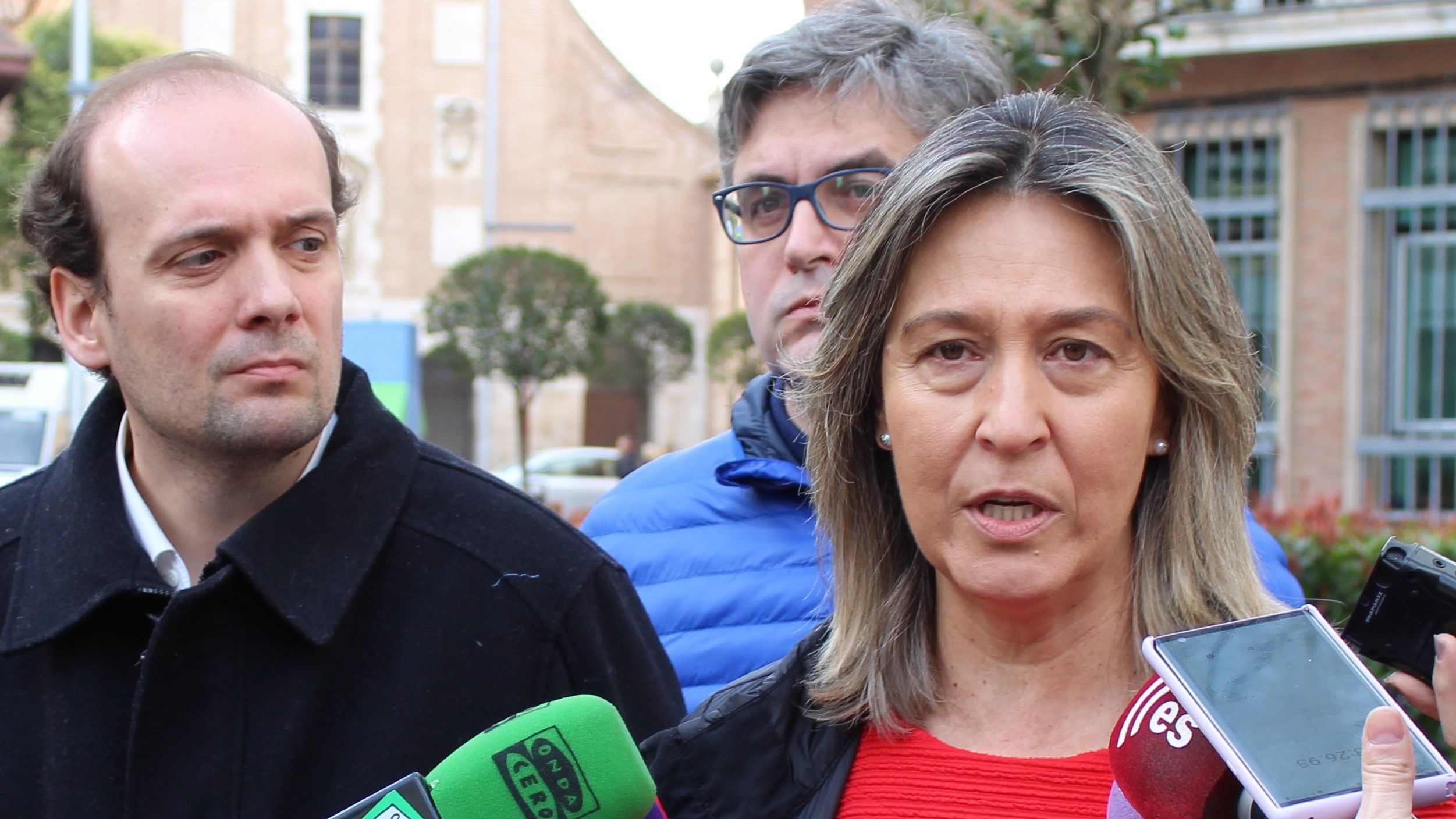 Guarinos ante los periodistas.