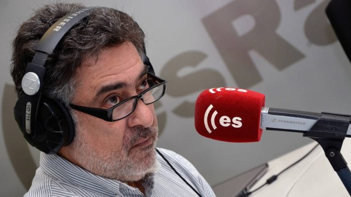 Luis del Pino, en los estudios de esRadio.