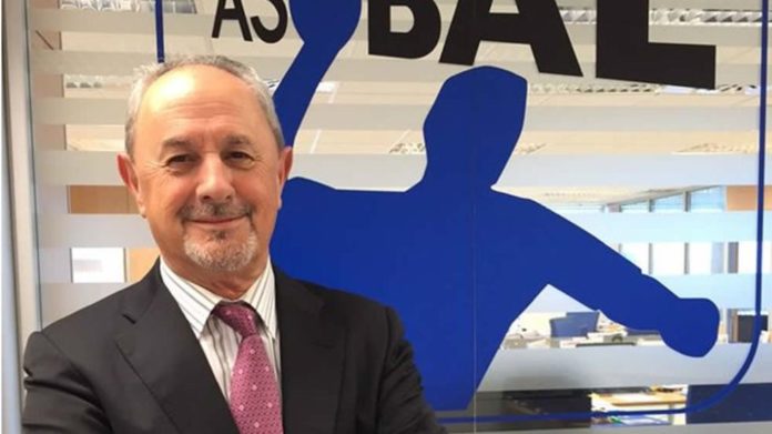 Adolfo Aragonés, en la sede de Asobal.