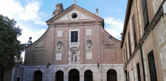 ¿Eres de Guadalajara y no conoces a Sor Patrocinio? Estás a tiempo de aprender Iglesia y convento del Carmen, en Guadalajara.