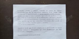 Aviso de cierre por coronavirus en un establecimiento hostelero de Guadalajara.