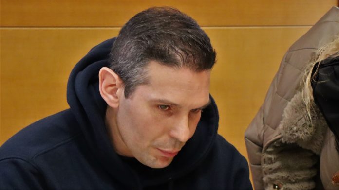 El acusado por el crimen de Azuqueca, en la primera sesión del juicio que se celebra en la Audiencia de Guadalajara. (Foto: EP)