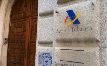 Acceso a la Delegación de la Agencia Tributaria en Guadalajara.