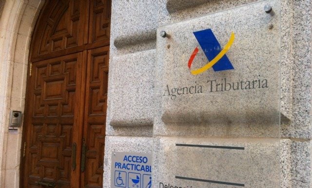 Acceso a la Delegación de la Agencia Tributaria en Guadalajara.