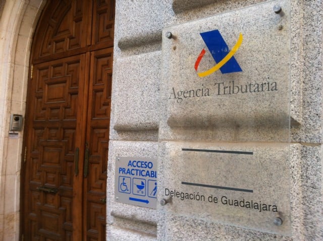 Acceso a la Delegación de la Agencia Tributaria en Guadalajara.