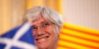 Page se enfrenta a Clara Ponsatí, una «mala persona» Clara Ponsatí encontró primero refugio en Escocia y luego en el Parlamento Europeo.