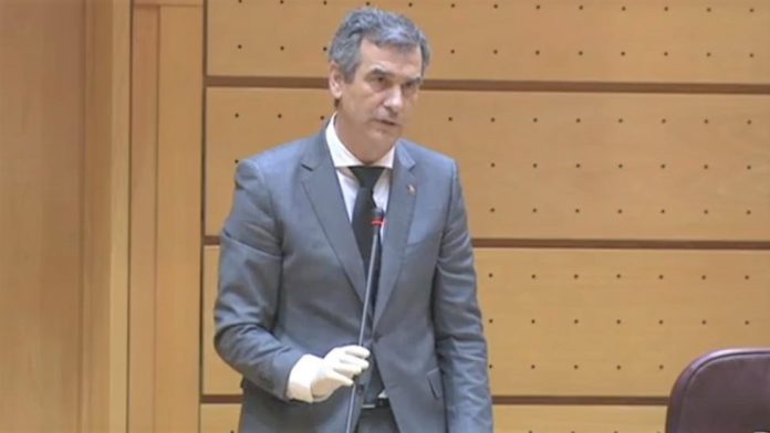 Antonio Román, en el Senado el 21 de abril de 2020.