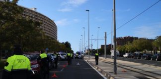 Control de la Policía Local de Alicante en la Playa de San Juan, con motivo de la Semana Santa de 2020.
