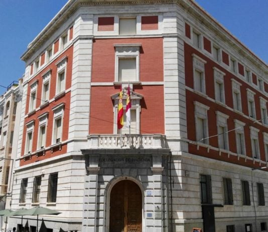 Delegación de Hacienda en la calle Mayor de Guadalajara. Agencia Tributaria. (Foto: La Crónic@)