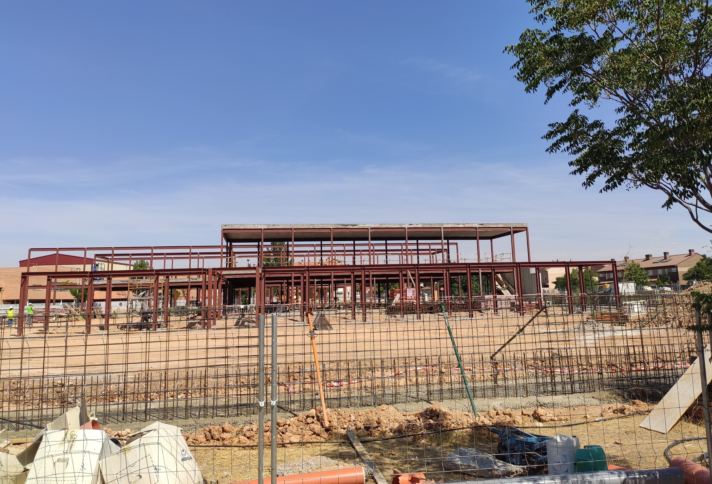 Obras del segundo instituto de Alovera, en abril de 2020.